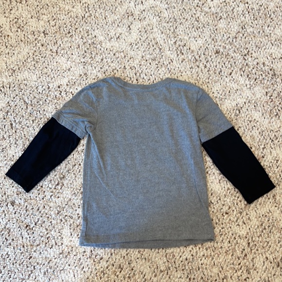 Boys 5T Graphic T-shirt - Picture 3 of 3